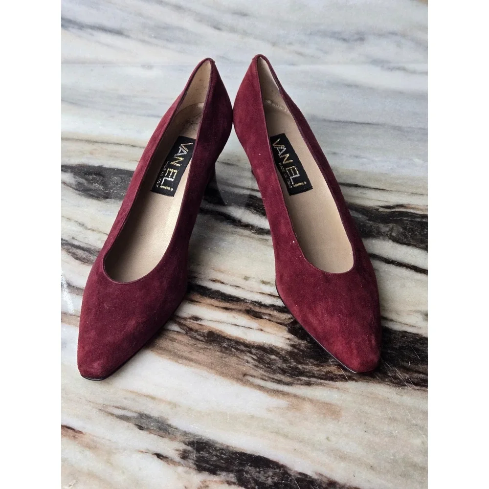 Vaneli Burgundy Suede Pointed Toe Block Heel‎ Pumps Made in Italy Size 8S